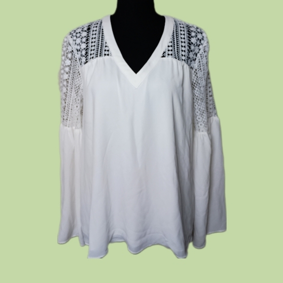 T Tahari V-Neck Crochet Bell-Sleeve Top Size S/P - Picture 3 of 12